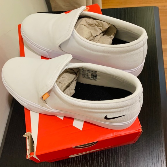BRAND NEW NIKE WOMENS COURT ROYALE SLIP SNEAKER - Picture 11 of 12